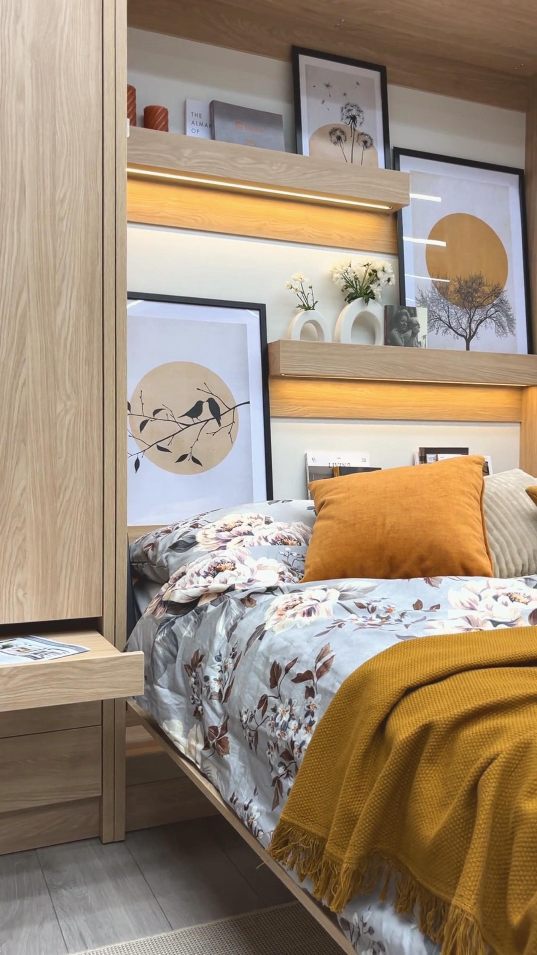 Anpassbares Genius Wandbett-Möbelset 140 x 200 cm, geölte Eiche, LED-Beleuchtung