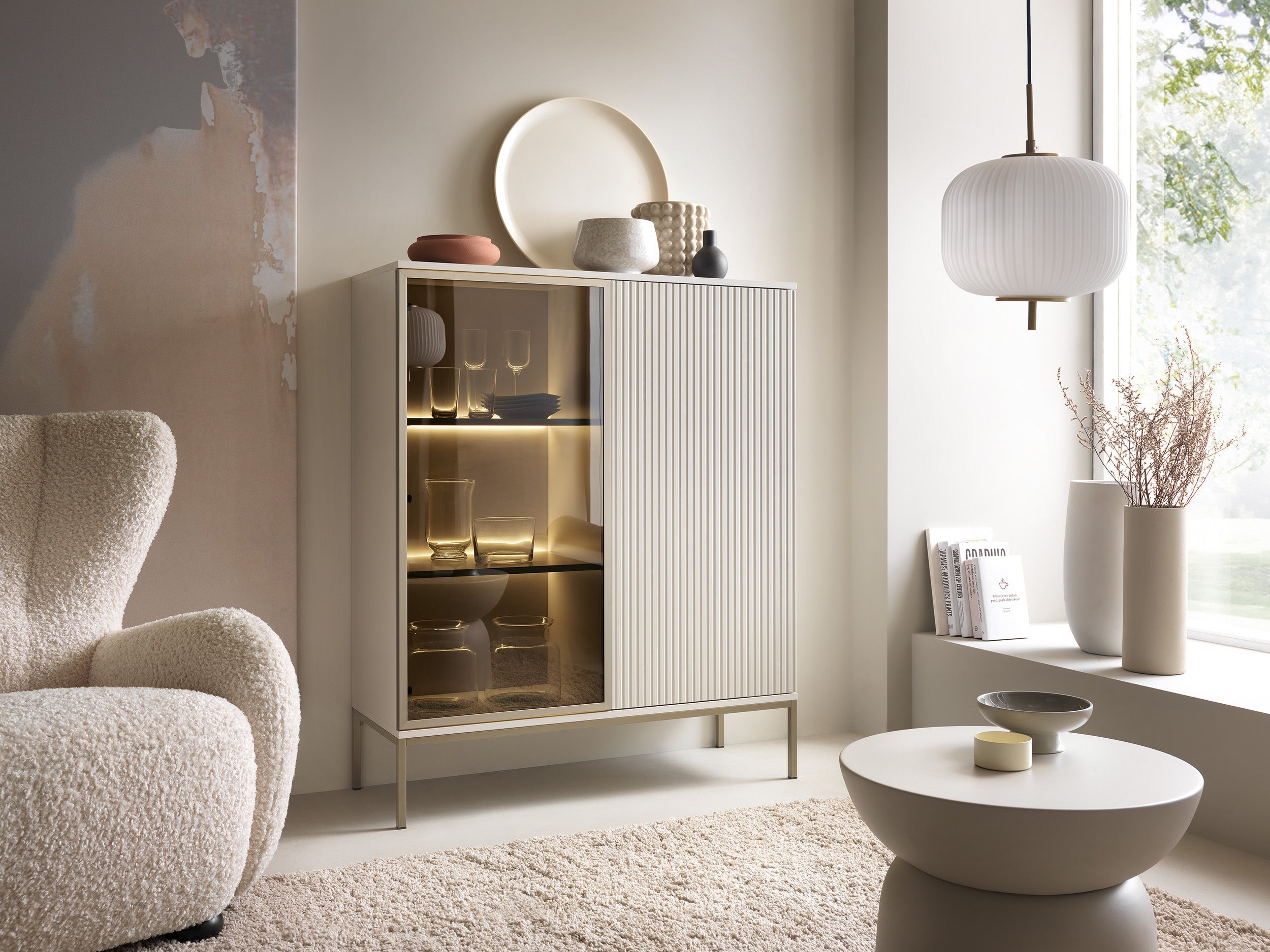 Sento Vitrine – Kompakte Eleganz mit funktionalem Design Cashemere