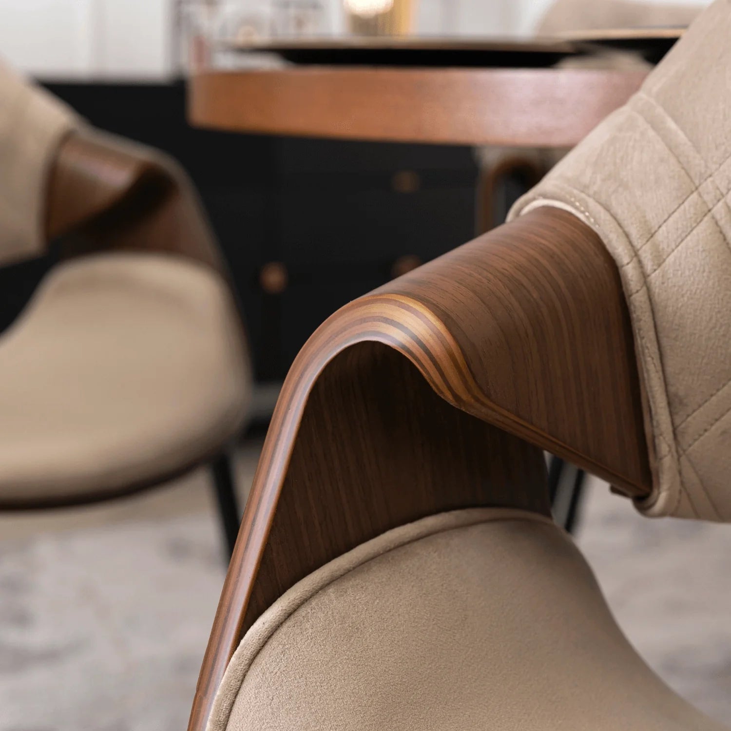 Elite DAKOTA Beige/Walnut Velour Chair – A Fusion of Elegance and Comfort