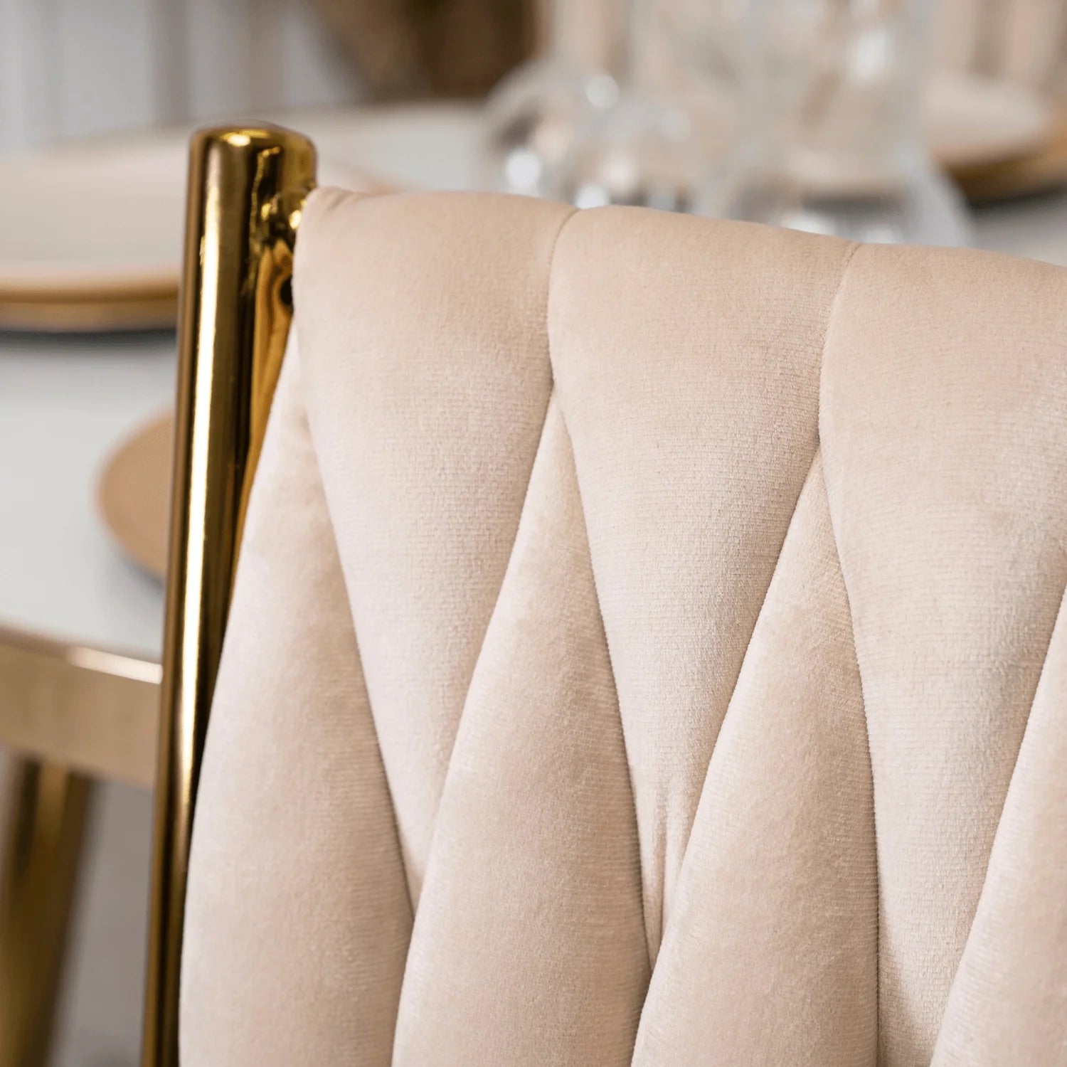 Elite DAN Chair – Cream Velvet & Gold Frame