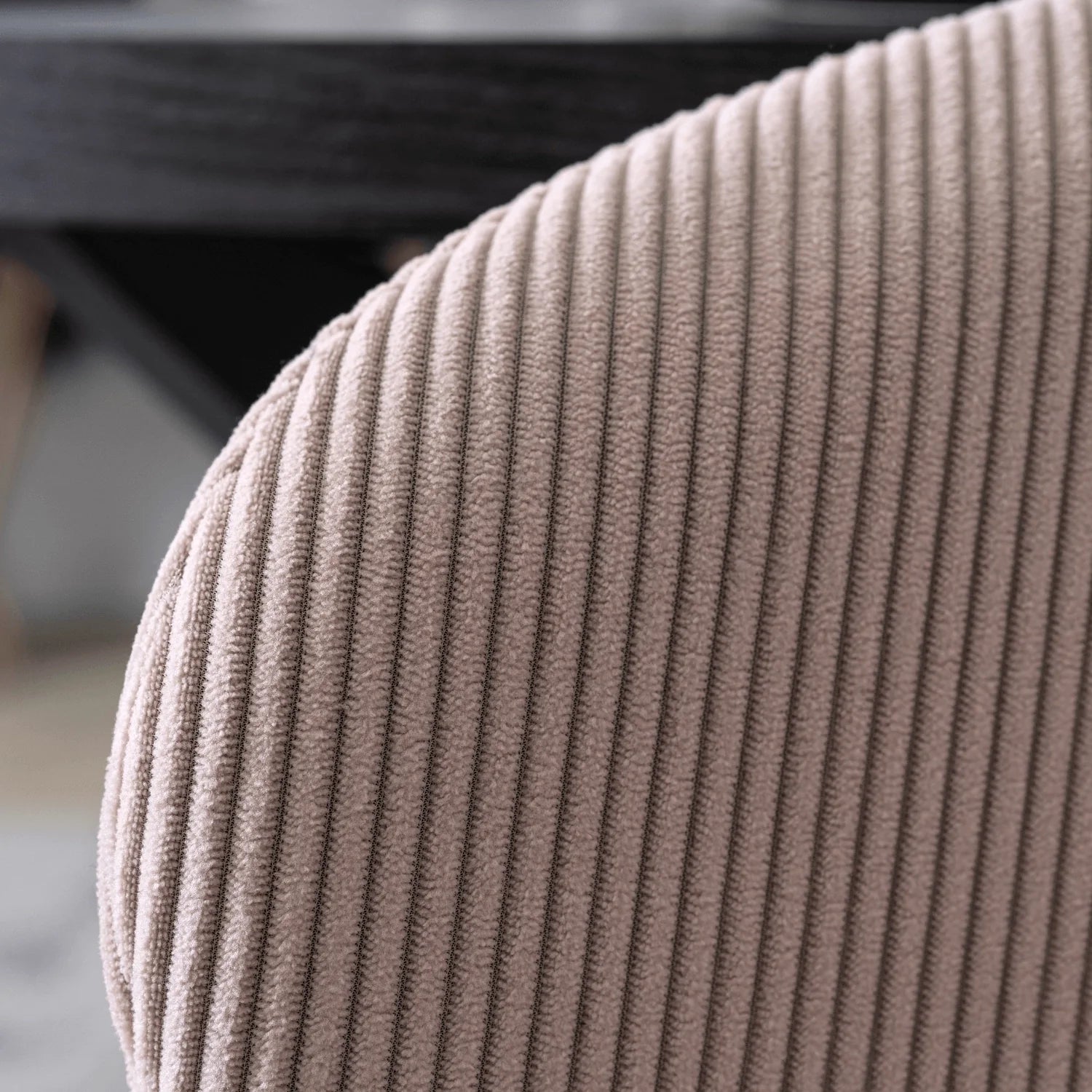 Elite HAILEY Stuhl – Schicker rosa Cord mit schwarzen Metallbeinen