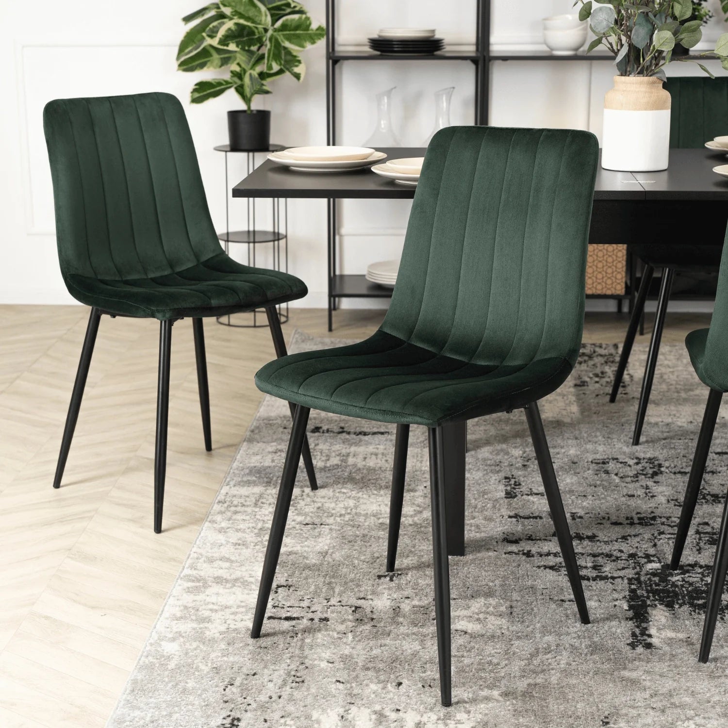 Elite IBIS Green Velvet Chair – Timeless Elegance & Comfort