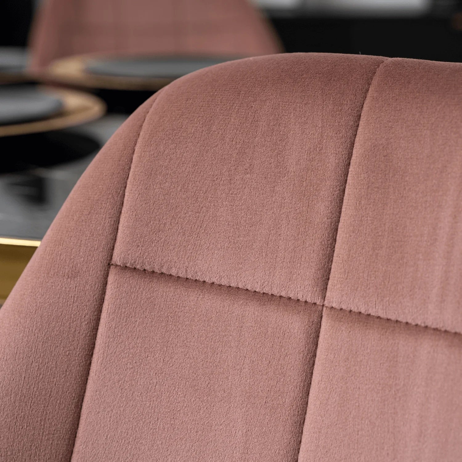 Elite IRYS Pink Velour Chair with Gold Legs – A Statement of Glamour and Comfort