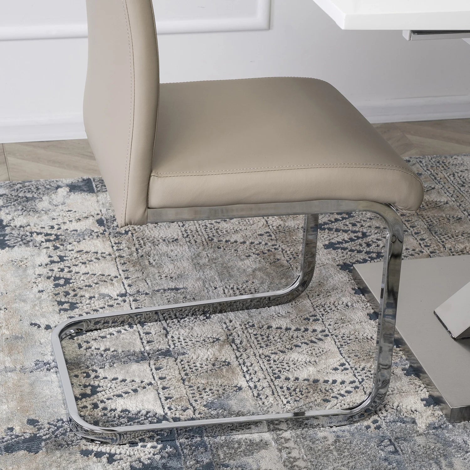 Elite LOCA Beige Eco-Leather Chair – Elegant Comfort for Modern Interiors