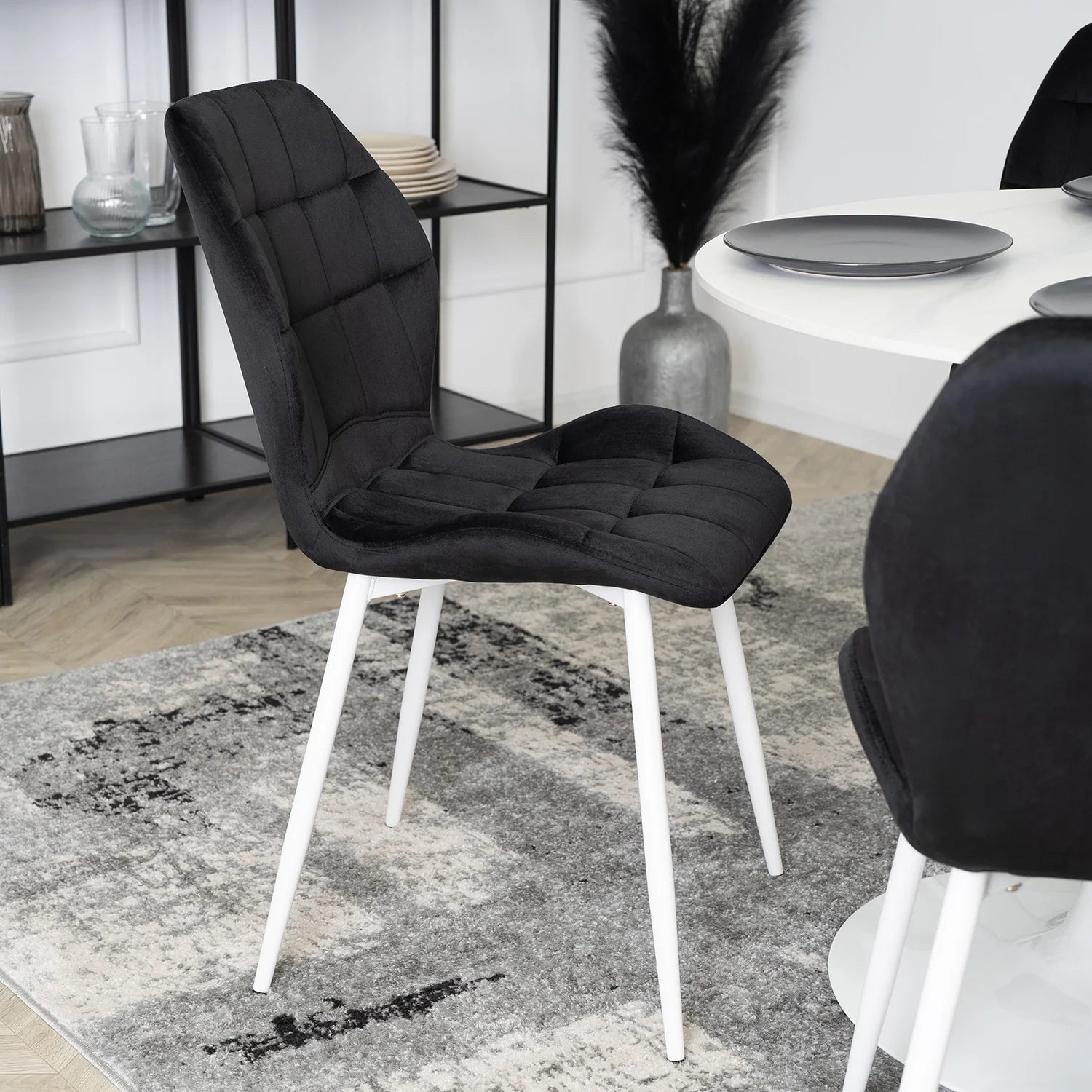 Elite LUCKY Black Velvet Chair with White Legs – A Modern Statement Piece