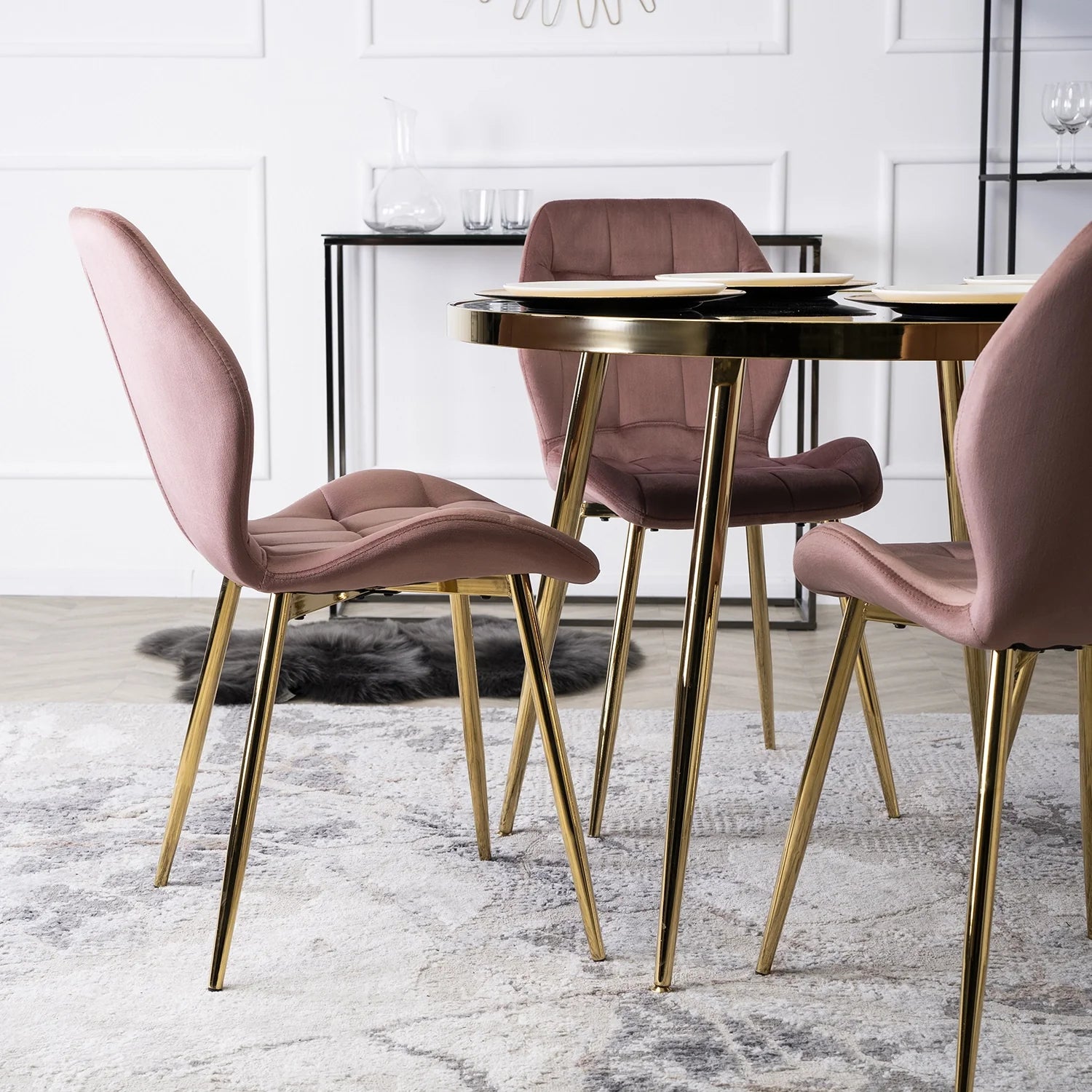 Elite LUCKY Pink Velvet Chair – Ein Statement für Eleganz und Komfort