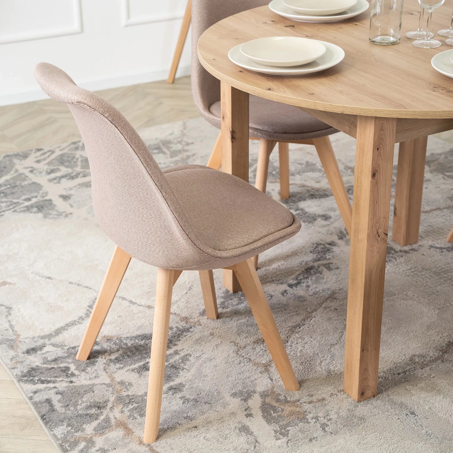 Elite NEVEL Beige Stuhl – Zeitlose Eleganz und Komfort