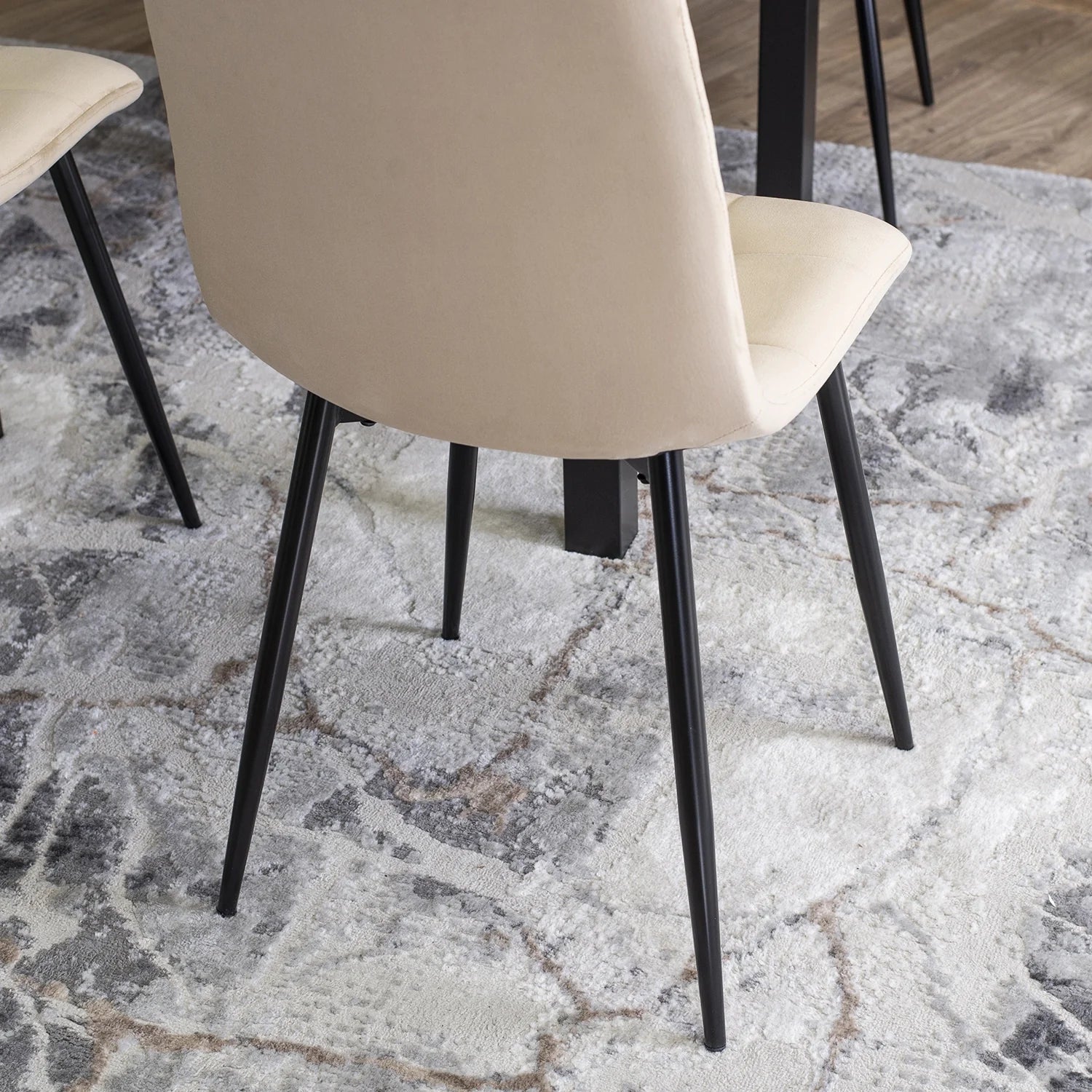 Elite PERU Beige Velvet Chair – A Timeless Blend of Elegance and Comfort