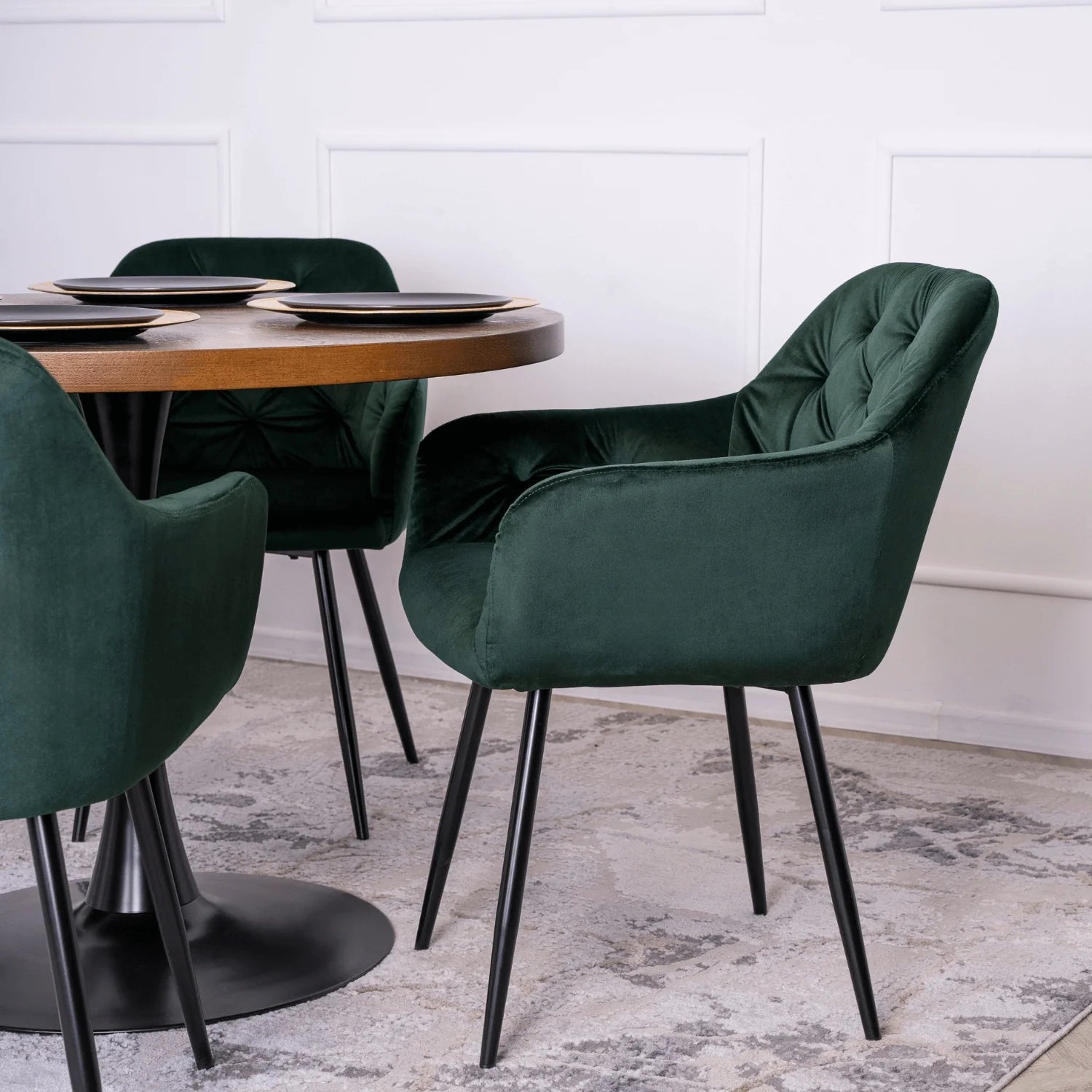 Elite VIKI Green Velvet Chair – Elegant & Cozy Seating