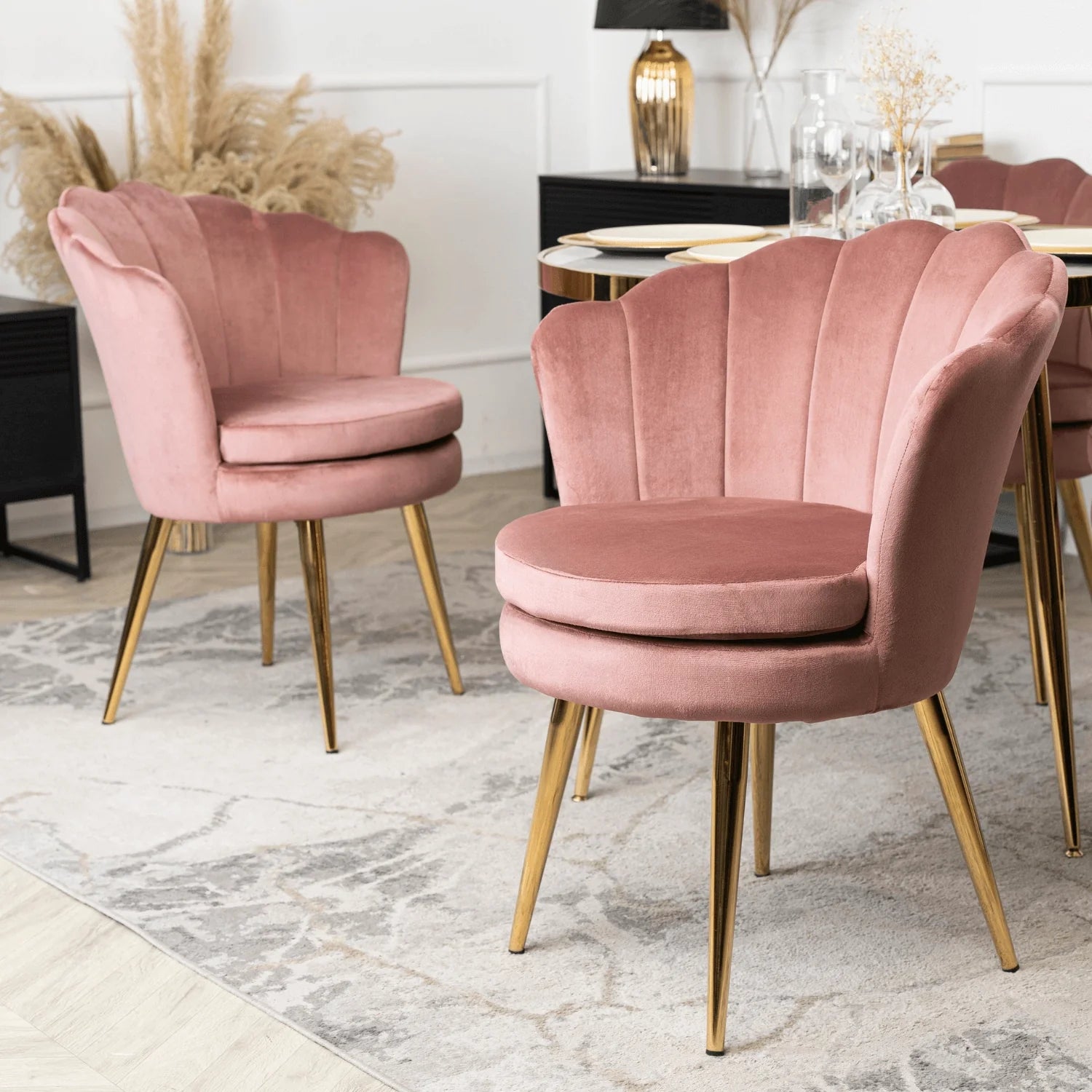 Elite VIOLA Chair – Luxurious Pink Velvet with Gold Legs