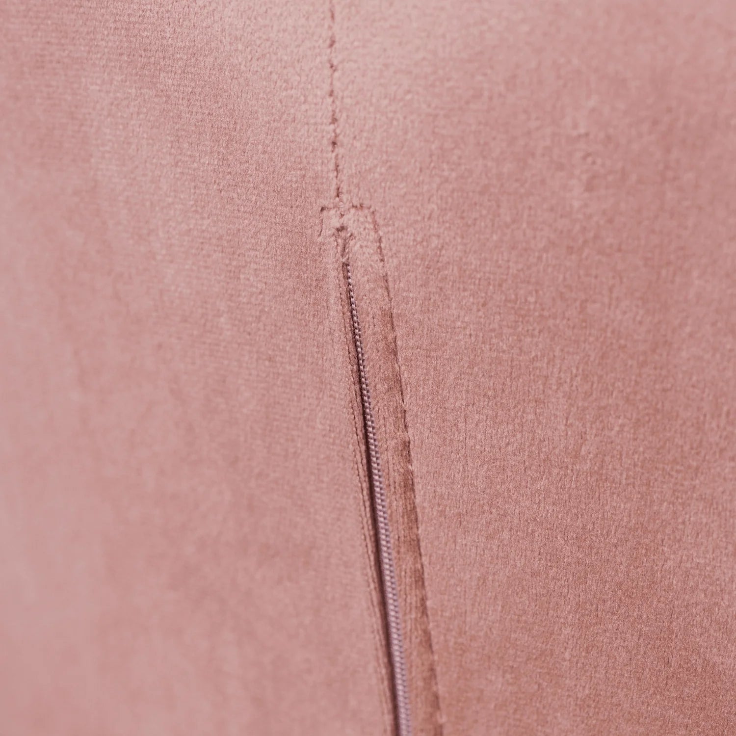 Elite VIOLA Chair – Luxurious Pink Velvet with Gold Legs