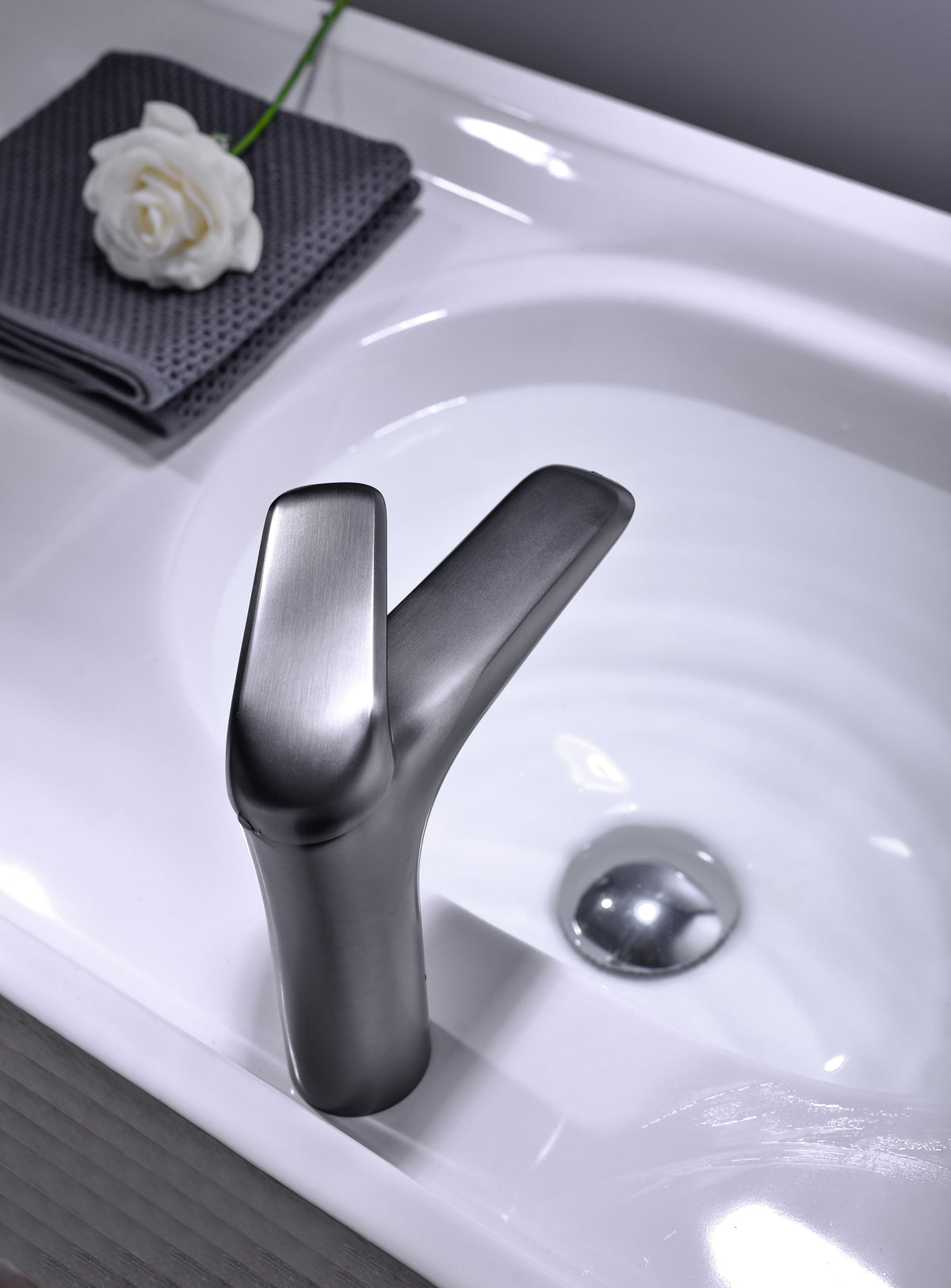 Niagara Waschtischarmatur Low – Gun Grey, 86001GG