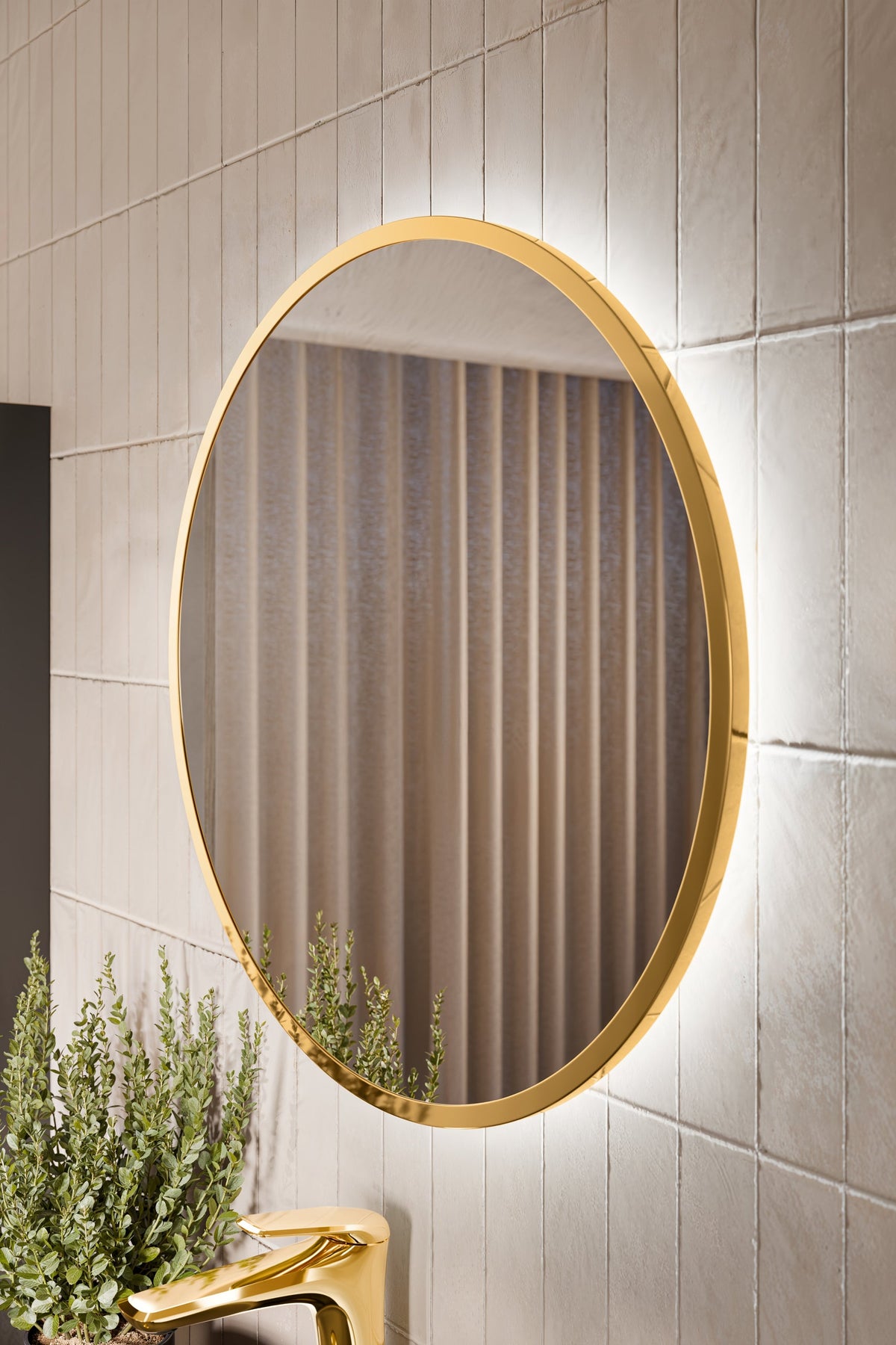 Hestia 80 – Runder LED-Badezimmerspiegel mit Aluminiumrahmen Gold, 80 cm