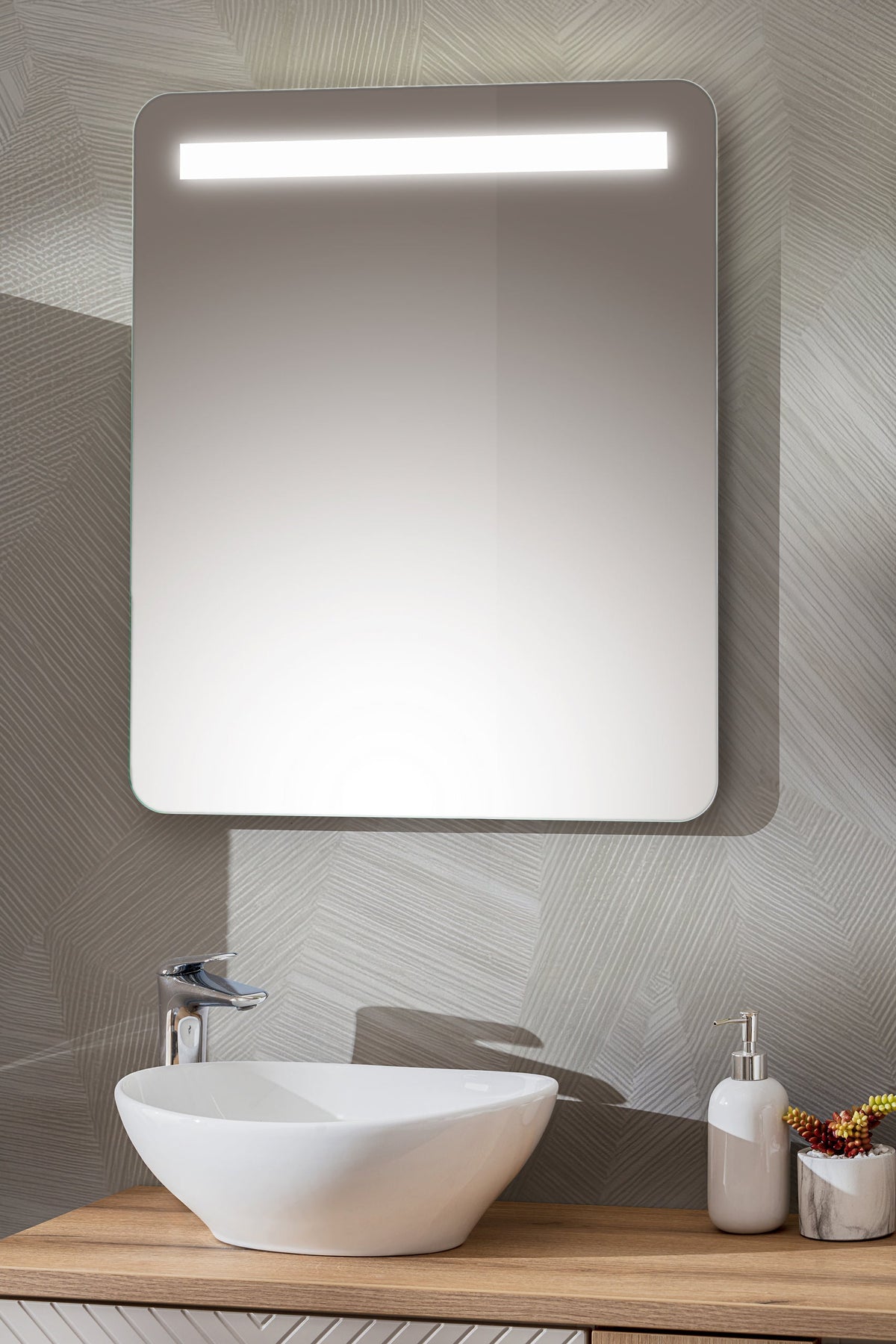 Bianca 60 – Rahmenloser LED-Badezimmerspiegel, 60 × 70 cm