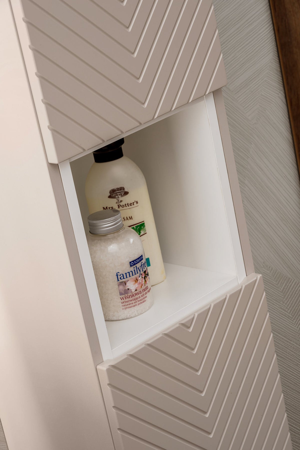Viva Kaschmir Hochschrank 2-türig – Kaschmir Matt, 30 cm