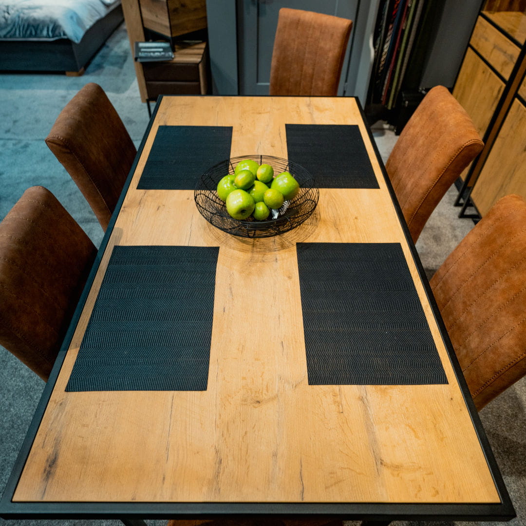 NE Loft Dining Table – 170 x 90 cm