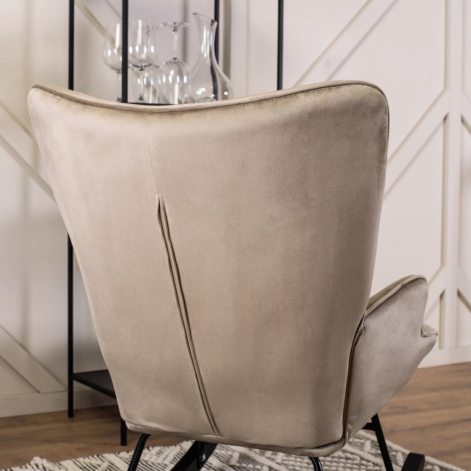 Elite ELIS Schaukelstuhl aus beigem Samt