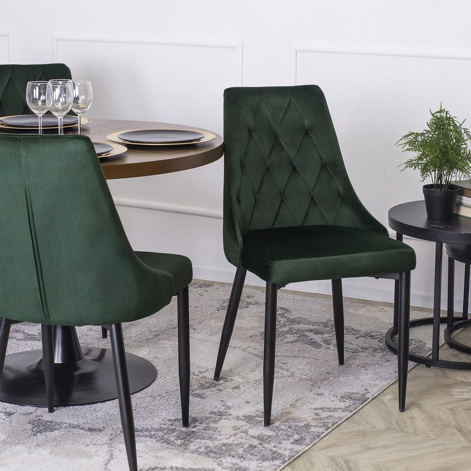 Elite CORK Green Velvet Chair – A Touch of Luxury & Comfort