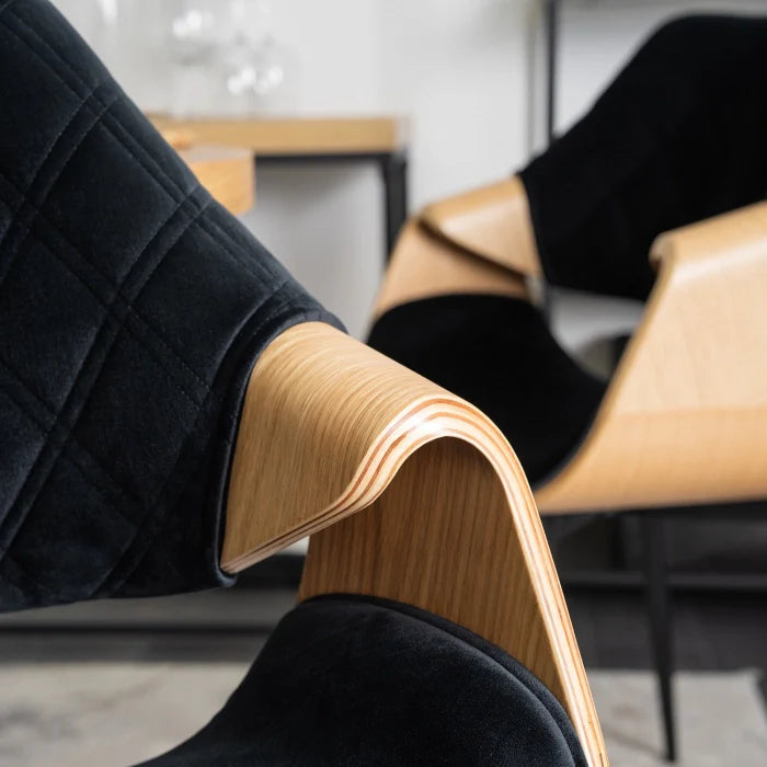 Elite DAKOTA Stuhl, Samt, Schwarz/Goldene Eiche – Eine Fusion aus Eleganz und Komfort