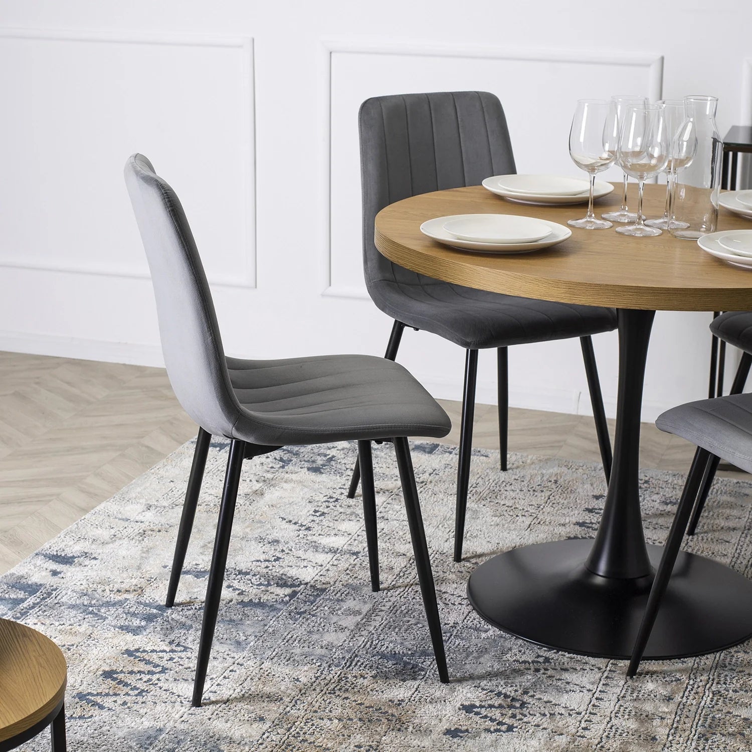 Elite IBIS Grey Velvet Chair – Modern Comfort & Timeless Style