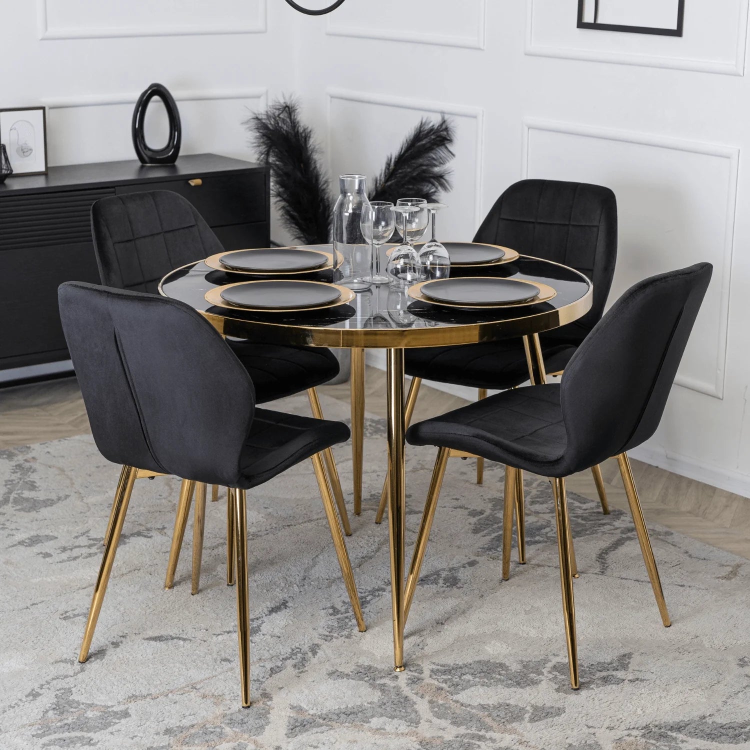 Elite IRYS Black Velour Chair with Gold Legs – A Statement of Elegance