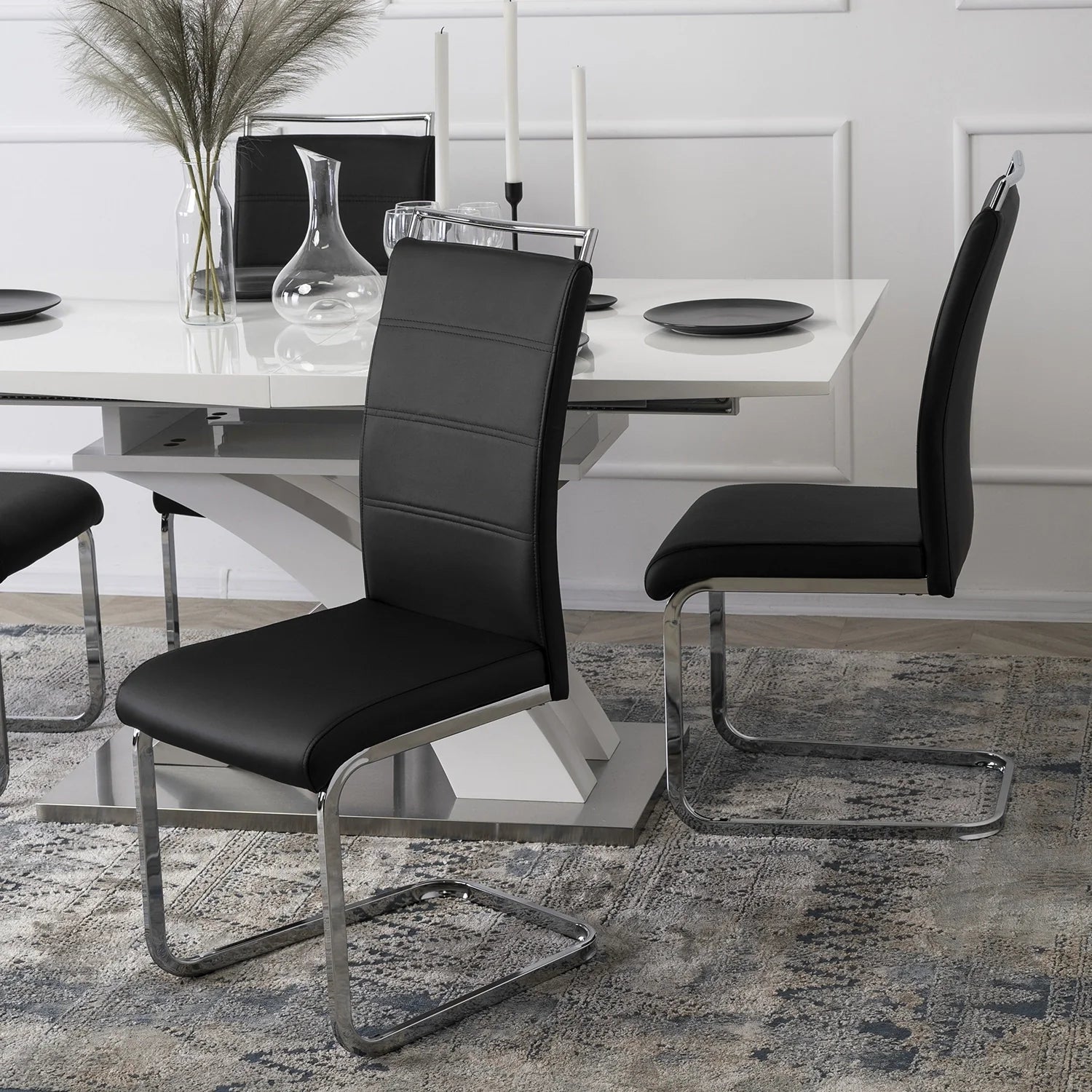 Elite LOCA Stuhl aus schwarzem Ökoleder – Moderne Eleganz und Komfort