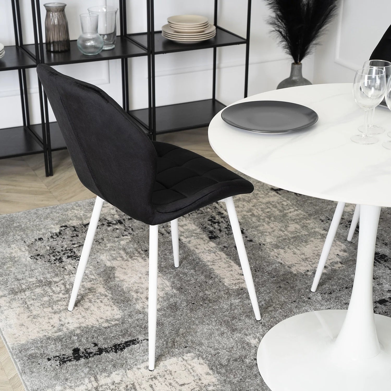 Elite LUCKY Black Velvet Chair with White Legs – A Modern Statement Piece