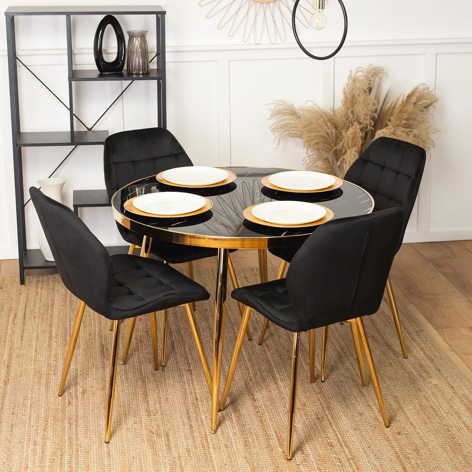 Elite LUCKY Black Velvet Chair with Gold Legs – A Touch of Luxury