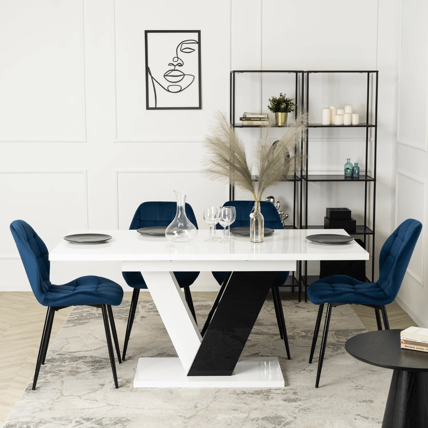 Elite LUCKY Navy Blue Velvet Chair – Timeless Elegance & Comfort