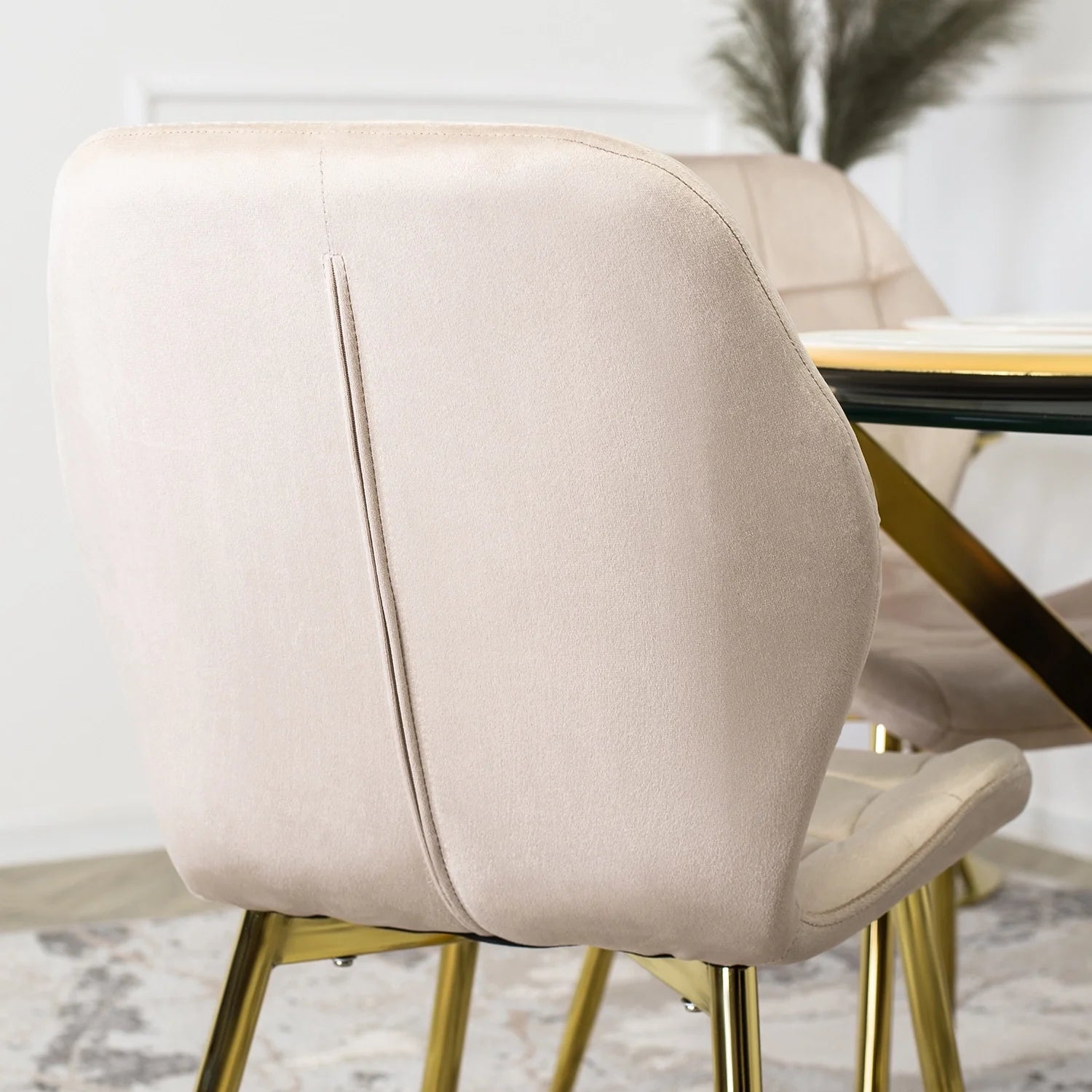 Elite LUCKY Cream Velvet Chair – Elegant Luxury for Your Space