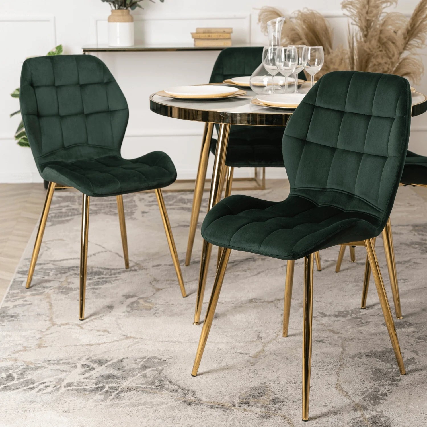 Elite LUCKY Green Velvet Chair – Luxurious Elegance for Your Interior