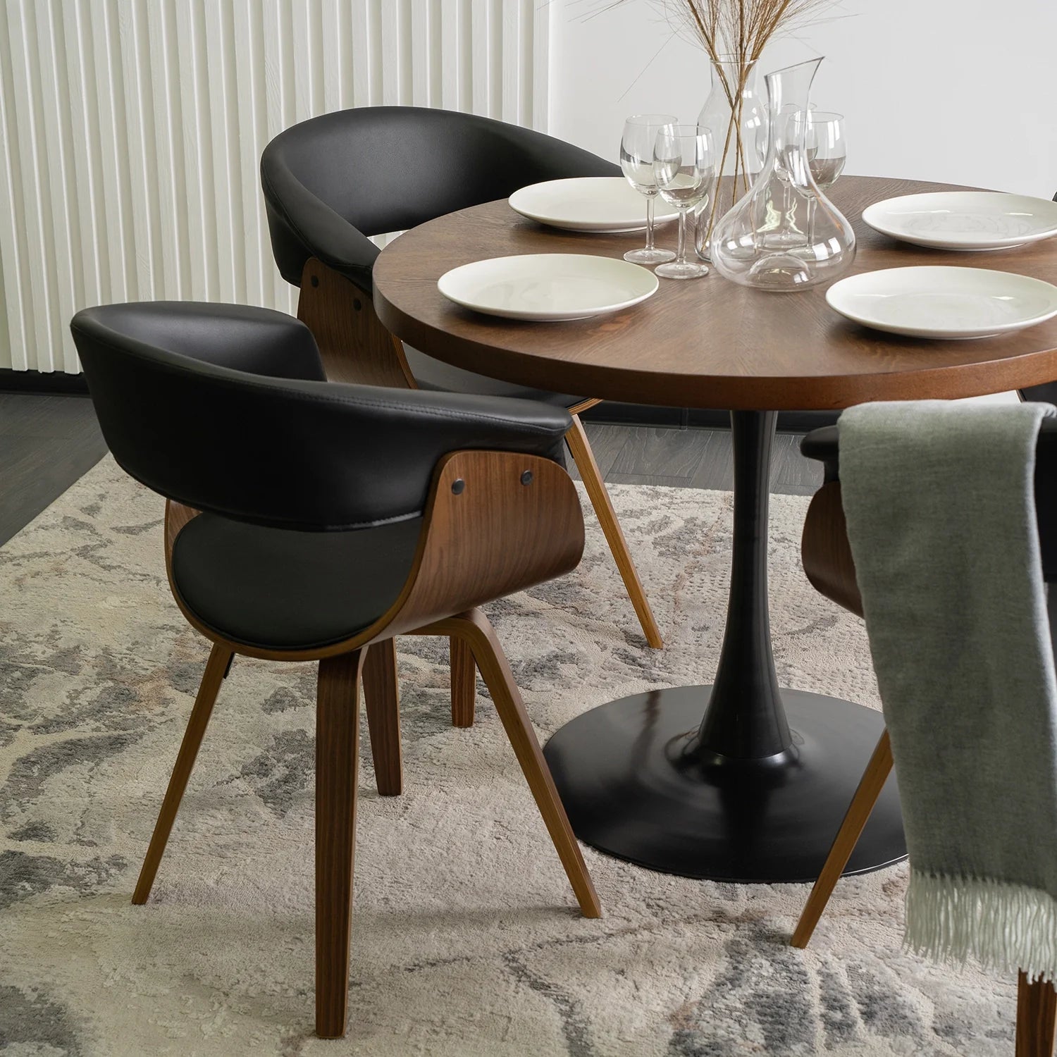 Elite OHIO Black Chair – A Fusion of Modern Elegance & Comfort