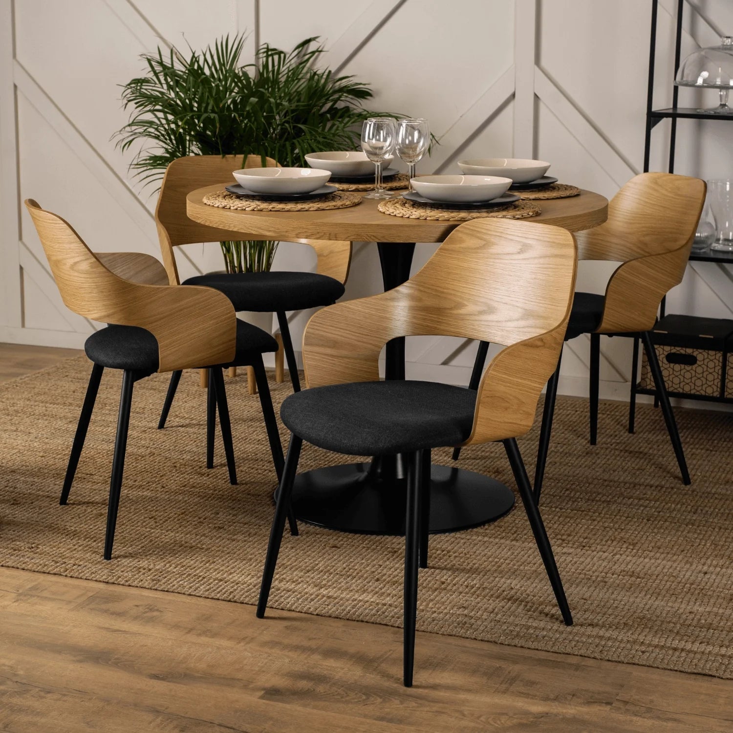 Elite ORBI Chair – Golden Oak/Black