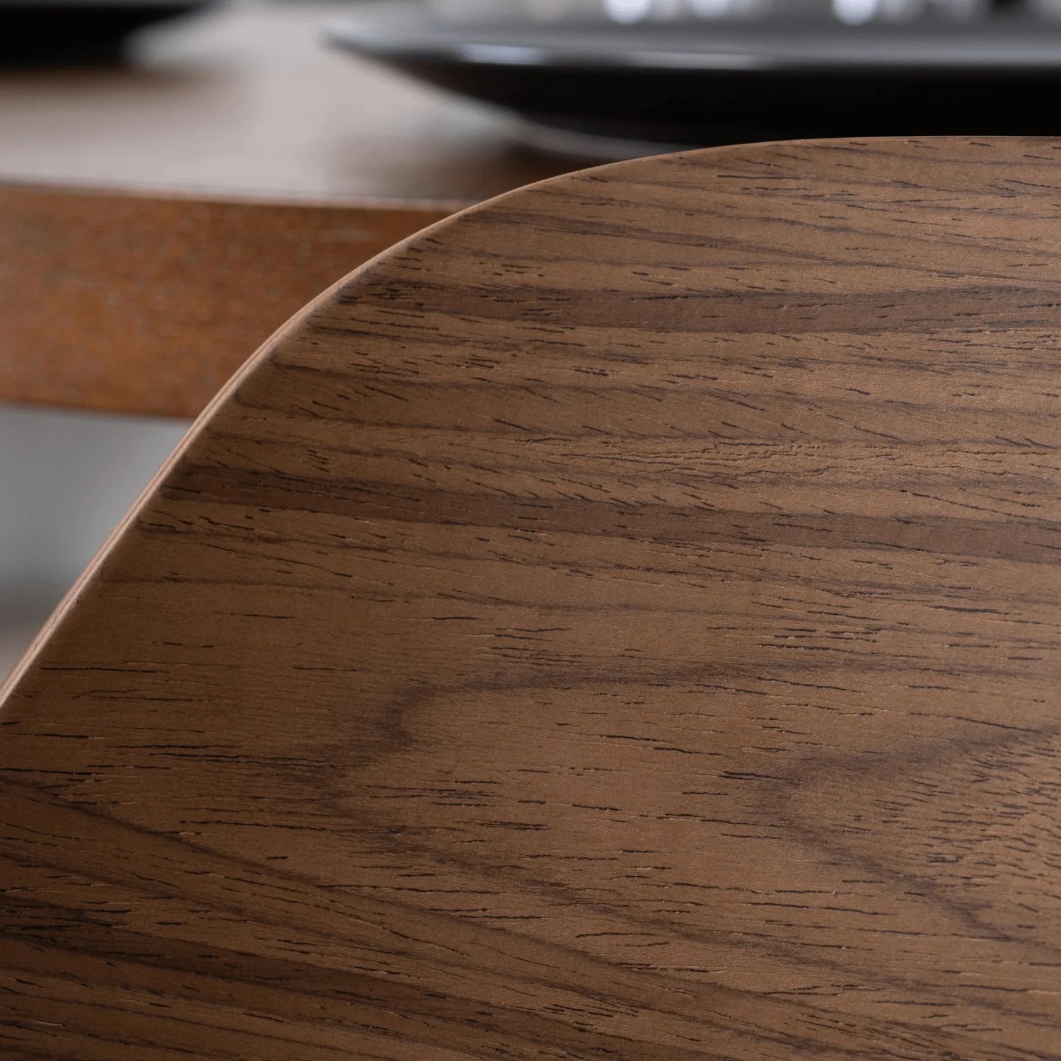 Elite ORBI Chair – Walnut/Black