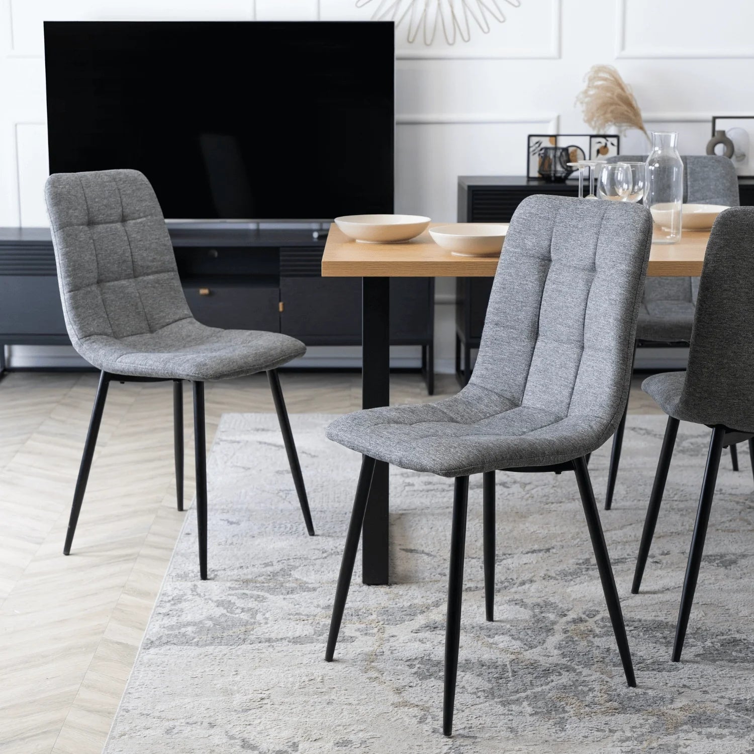 Grauer Polsterstuhl Elite PERU 2 – Eine perfekte Balance aus Stil und Komfort