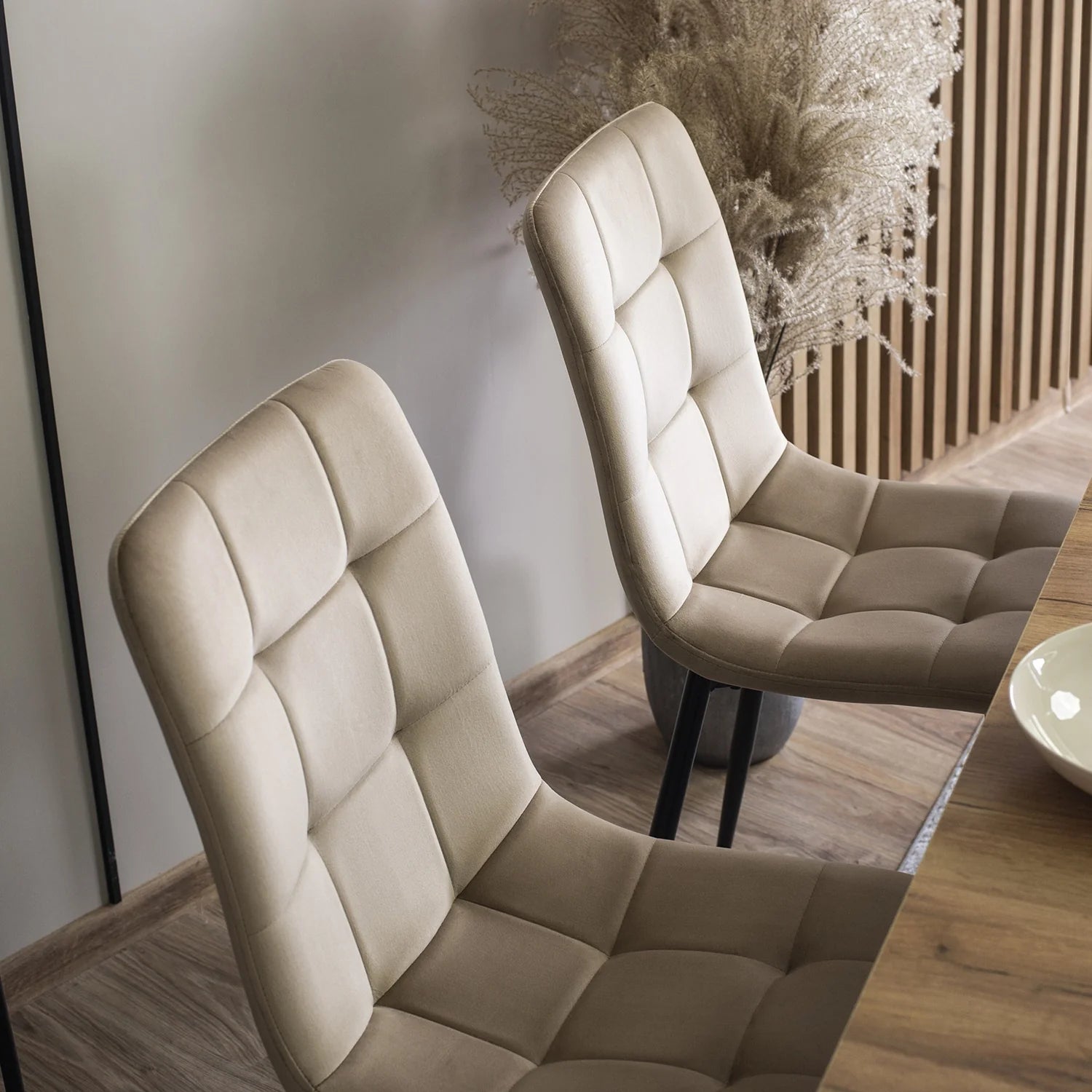 Elite PERU Beige Velvet Chair – A Timeless Blend of Elegance and Comfort