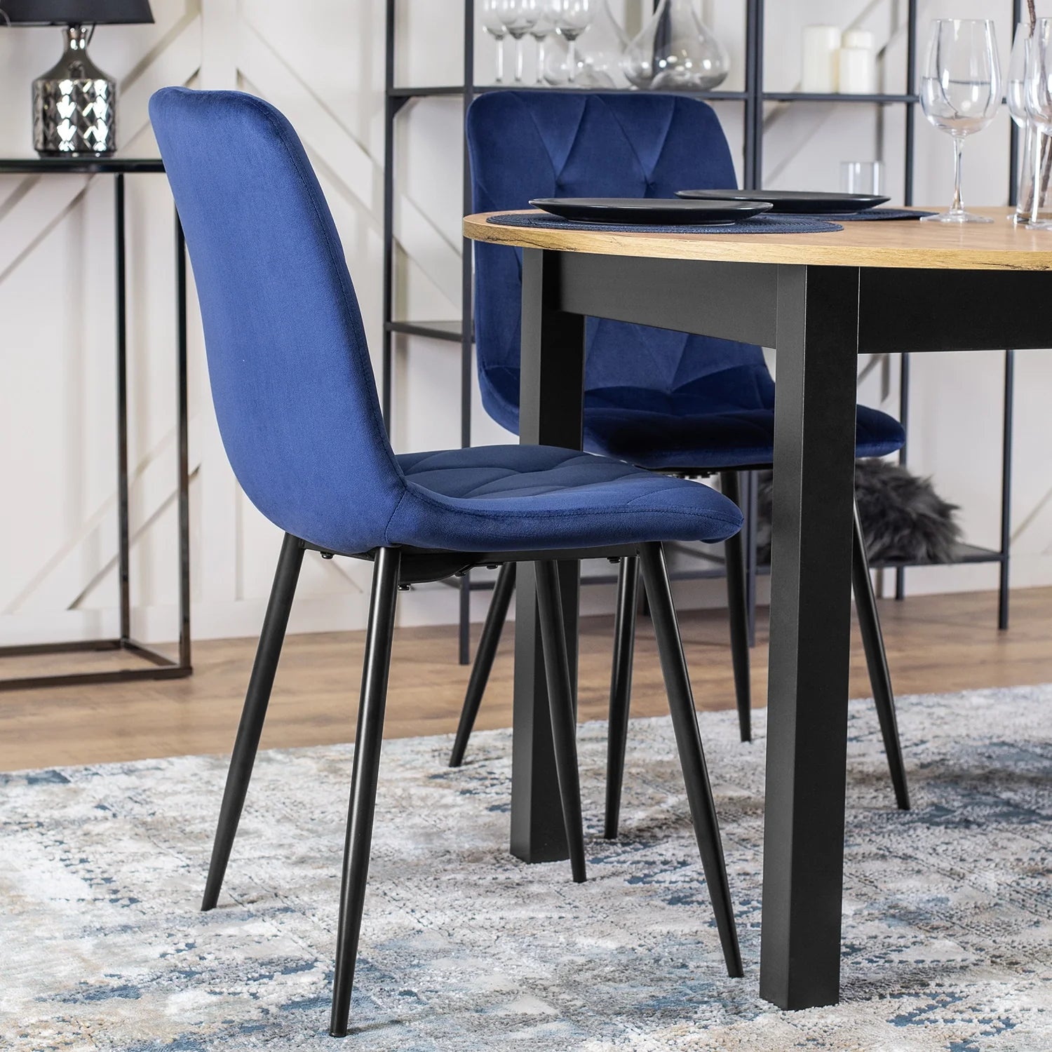 Elite ROBIN Marineblauer Samtsessel – Ein Statement für Eleganz und Komfort
