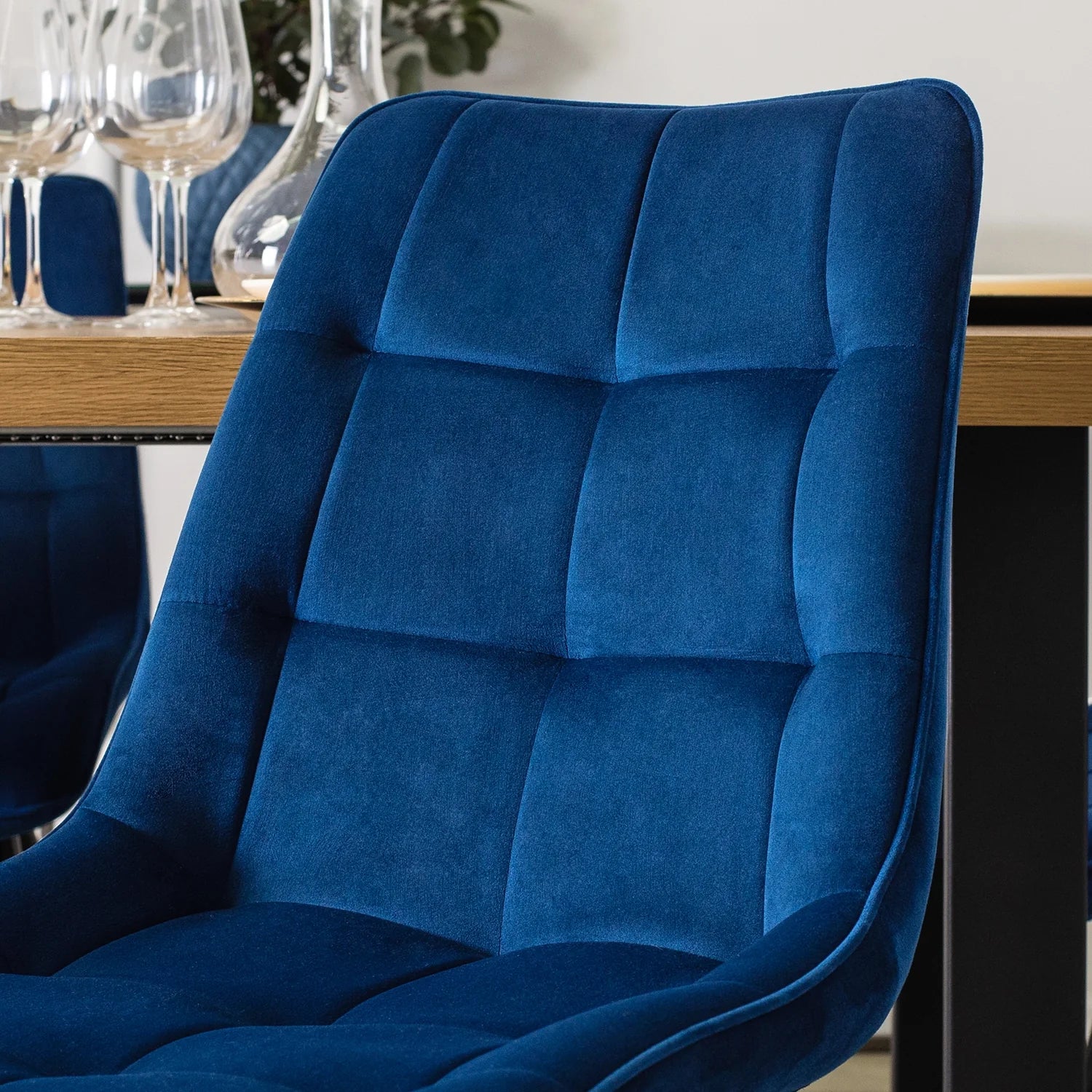 Elite RIO Navy Blue Velvet Chair – Modern Elegance for Your Space