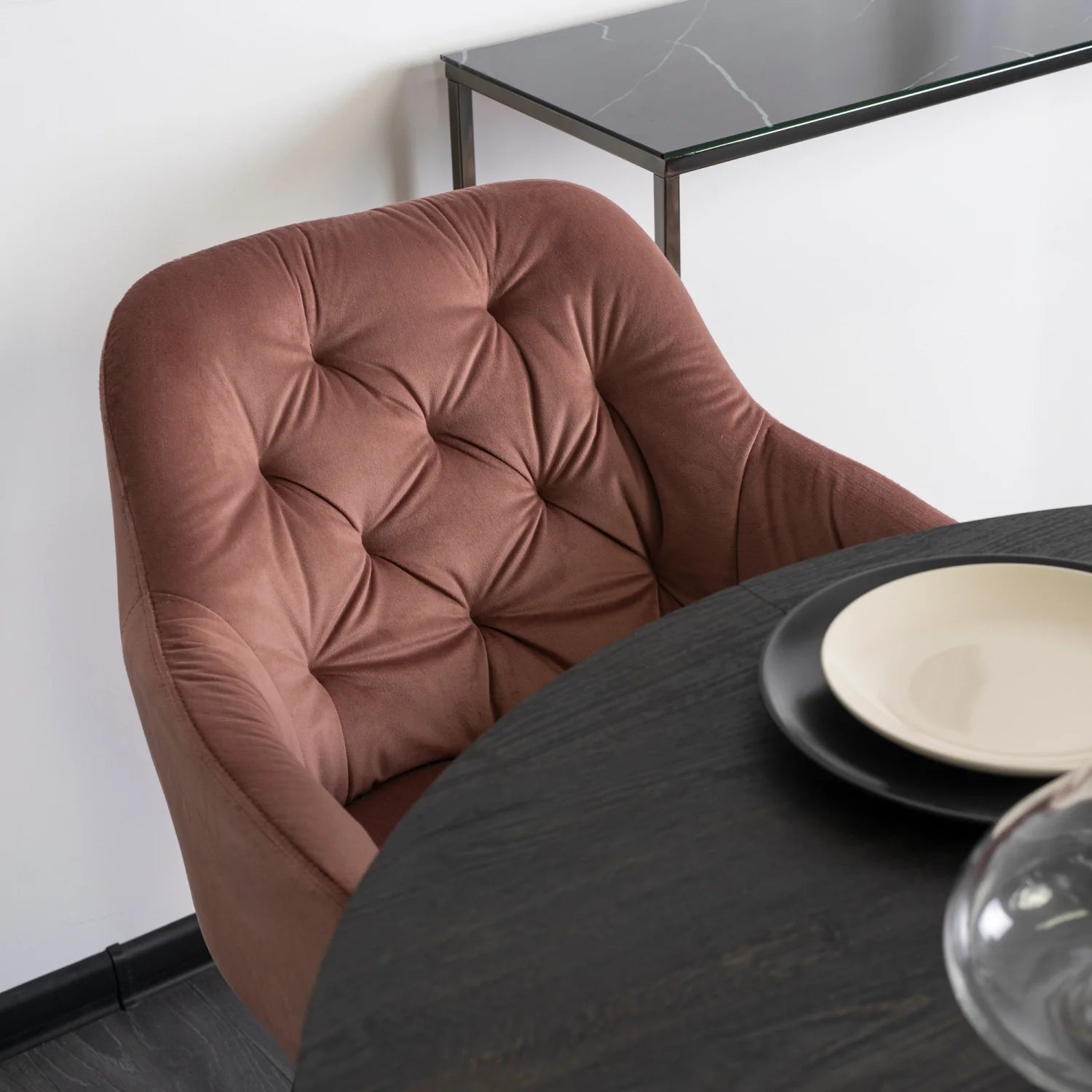 Elite VIKI Pink Velvet Chair – A Touch of Elegance & Comfort