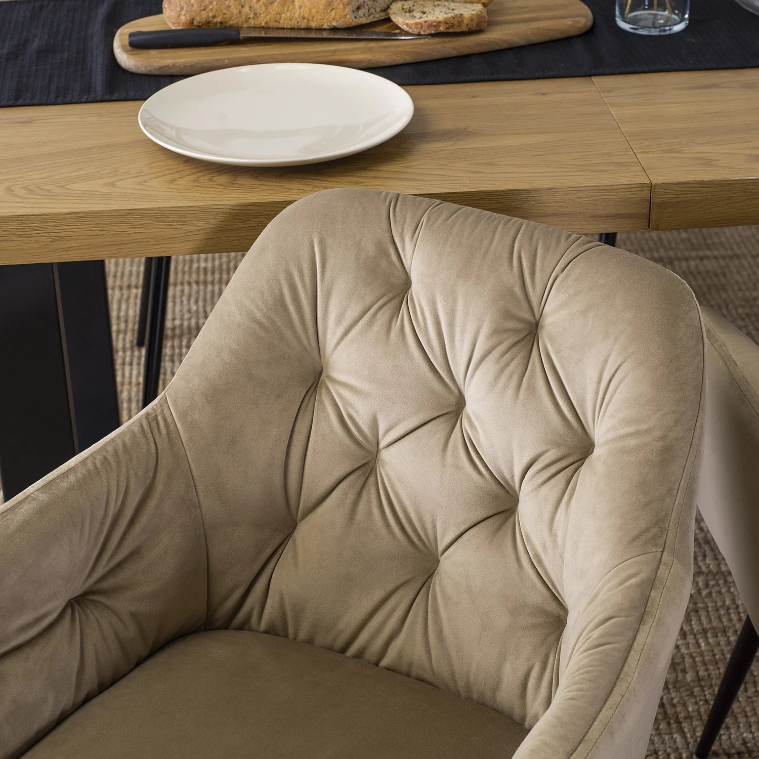 Elite VIKI Beige Velvet Chair – A Blend of Comfort & Elegance
