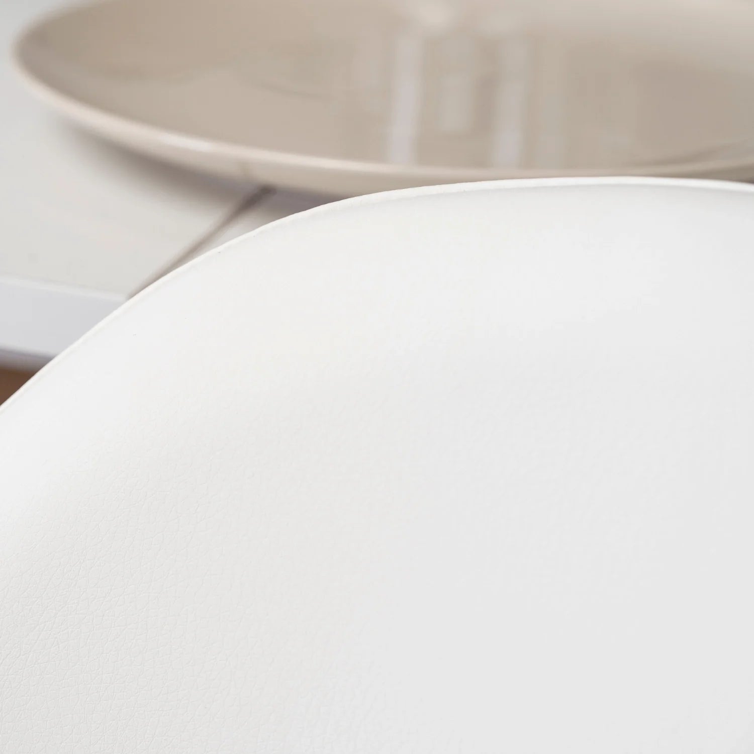 Elite WILLY Stuhl – Weißes Öko-Leder &amp; Gestell aus goldener Eiche