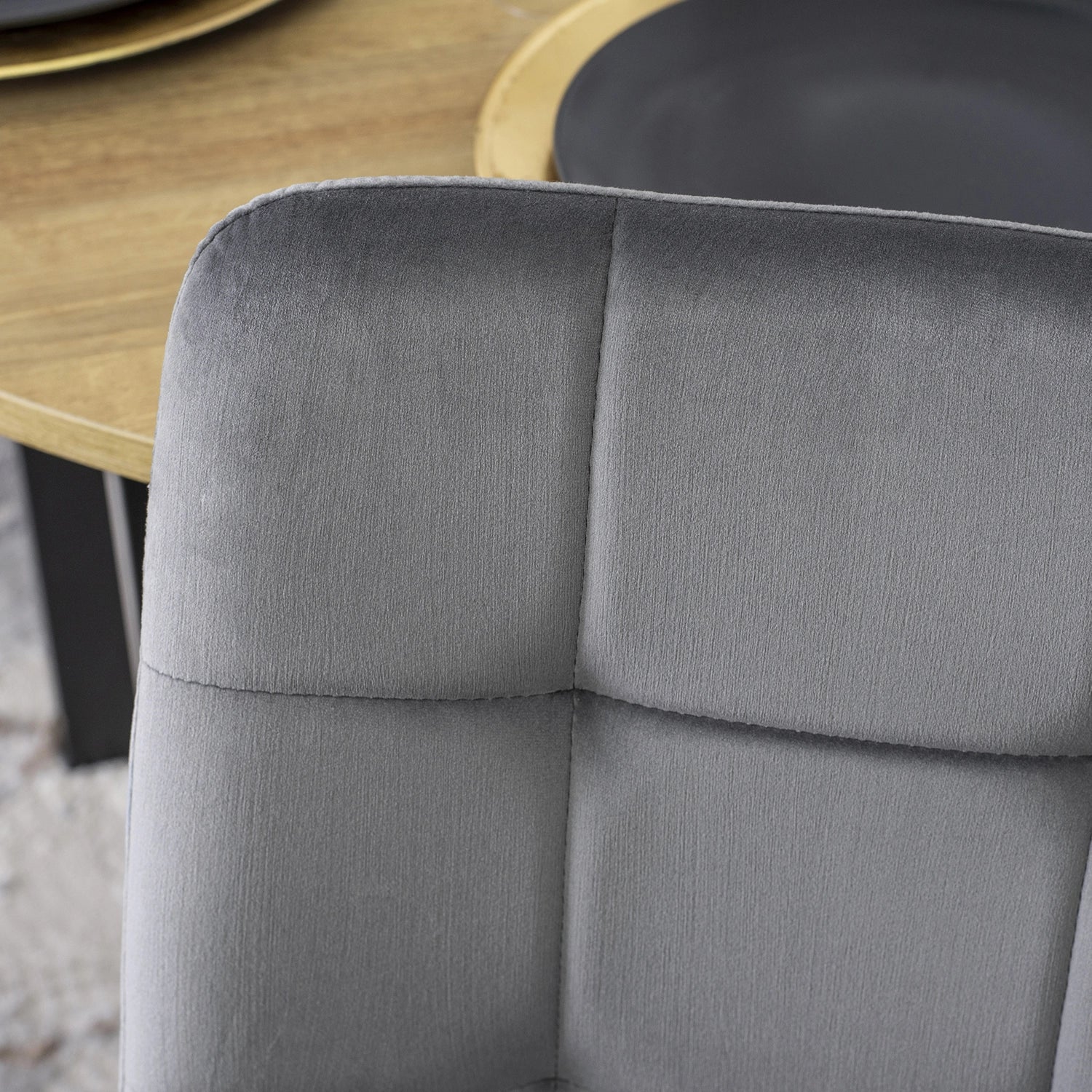 Elite YORK Grey Velvet Chair – A Touch of Glamour & Comfort